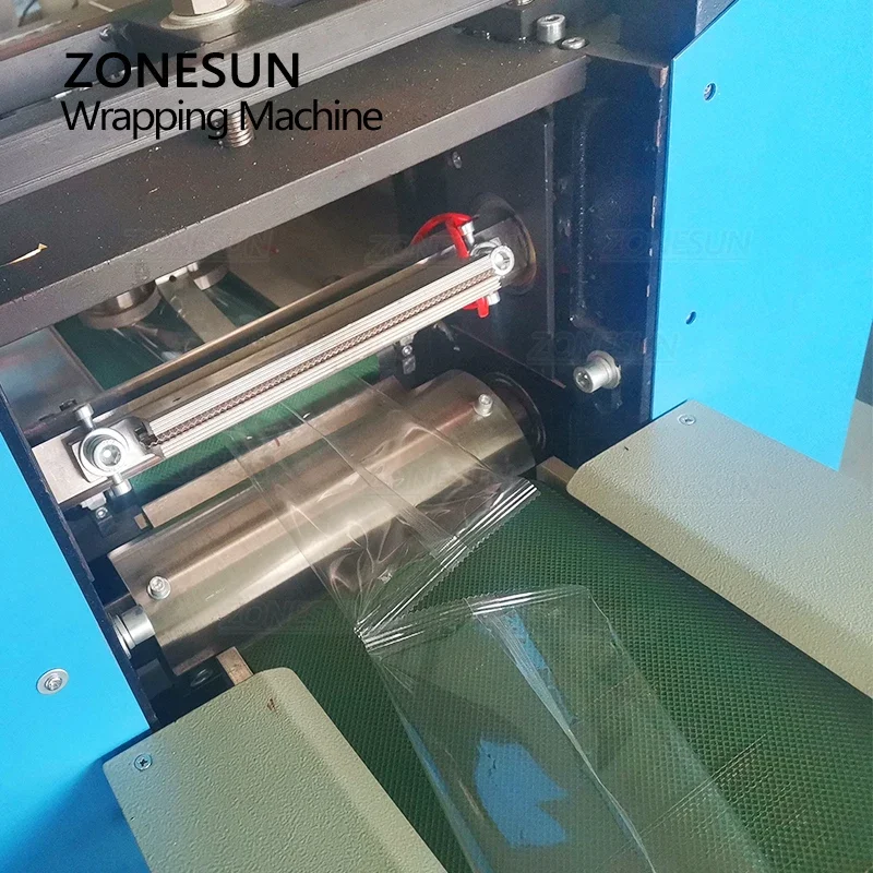 ZONESUN Horizontal Wrapping Packaging Machine Mask Biscuit Cake Candy Food Vegetable Plastic Bag Pouch Packing Production