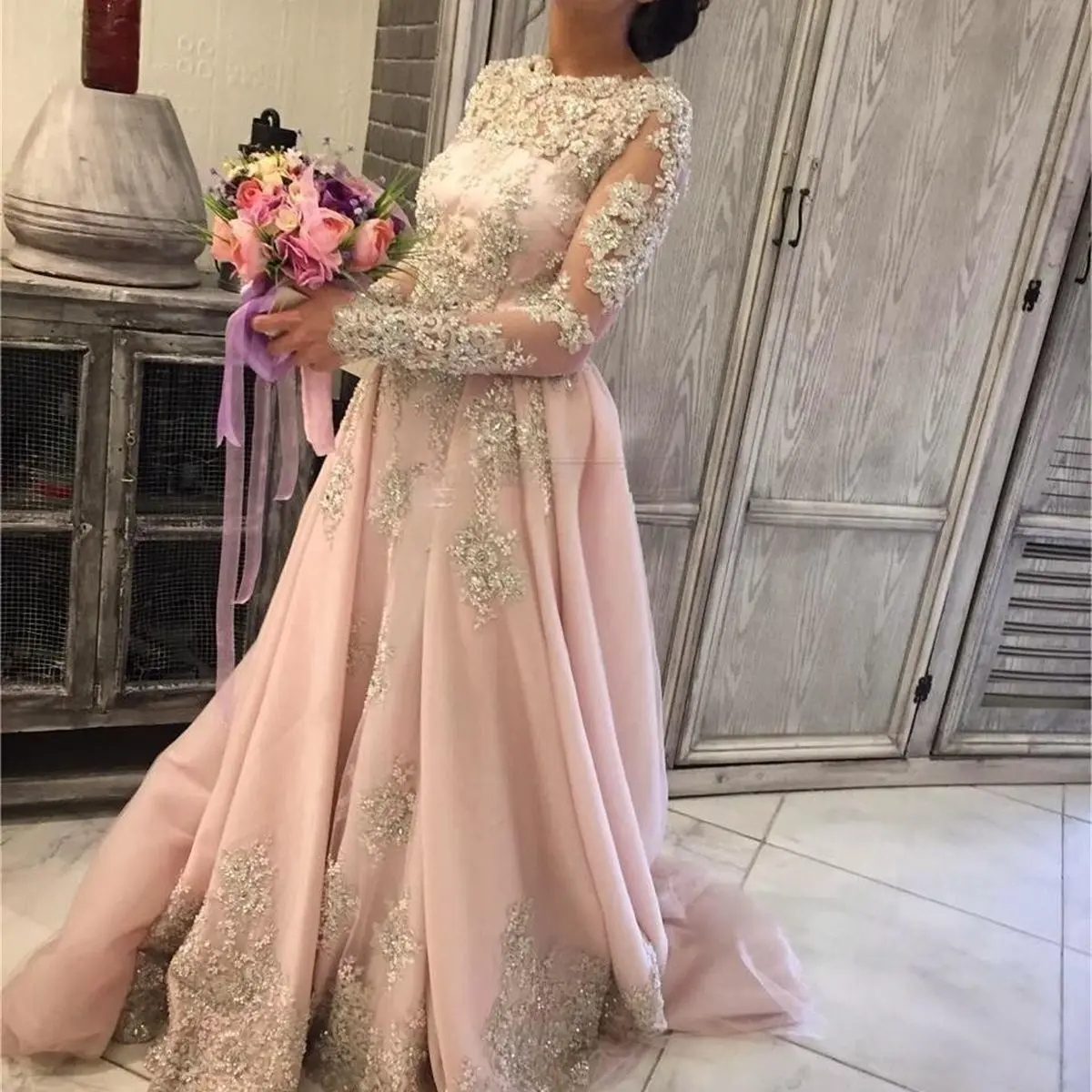 Рисунок 4 - Женское длинное вечернее платье