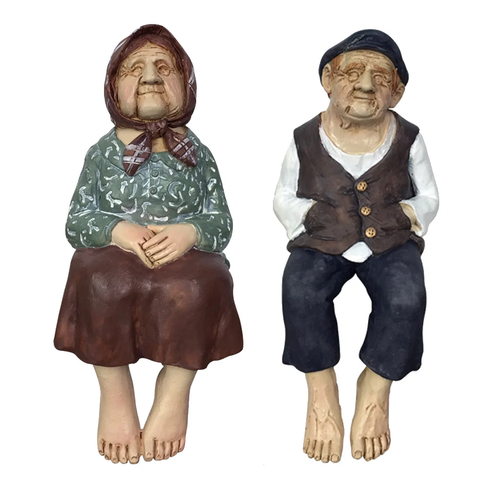 

1Pc Considerate Lovely Elderly Couple Couple Statue for Family Friends Newlyweds