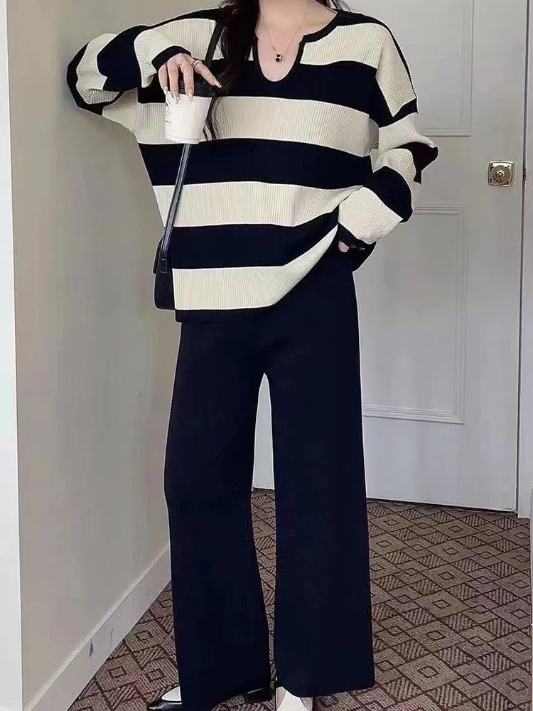 Повседневный вязаный пуловер в полоску с V-образным вырезом + свободные широкие