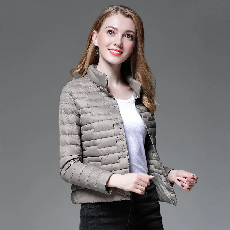

Down jacket Ladies ultra Light Large size thin 2022 autumn and winter slim slim short warm White duck down jacket ladies