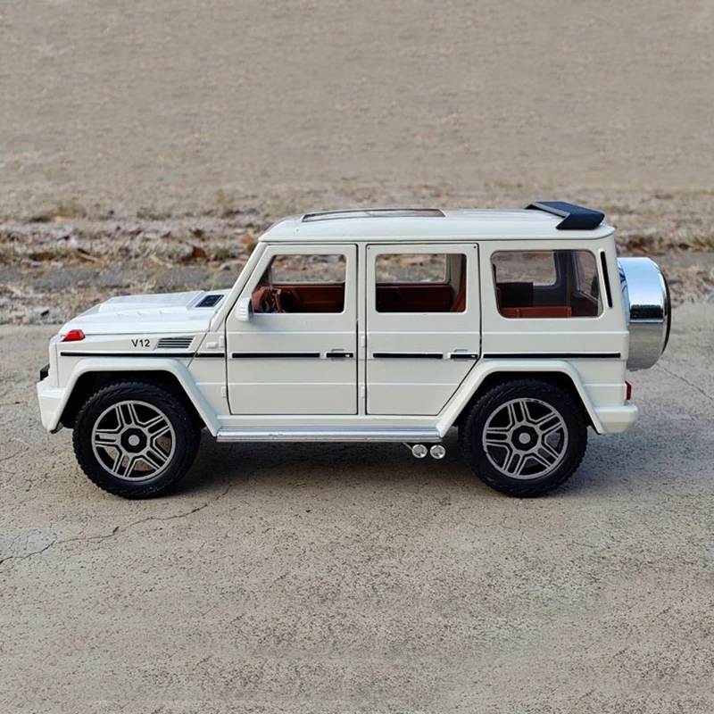 

1:24 Scale Diecast G63 SUV Off-road Alloy Car Model Simulation Sound Light Vehicle Boy Gifts Toy Collection