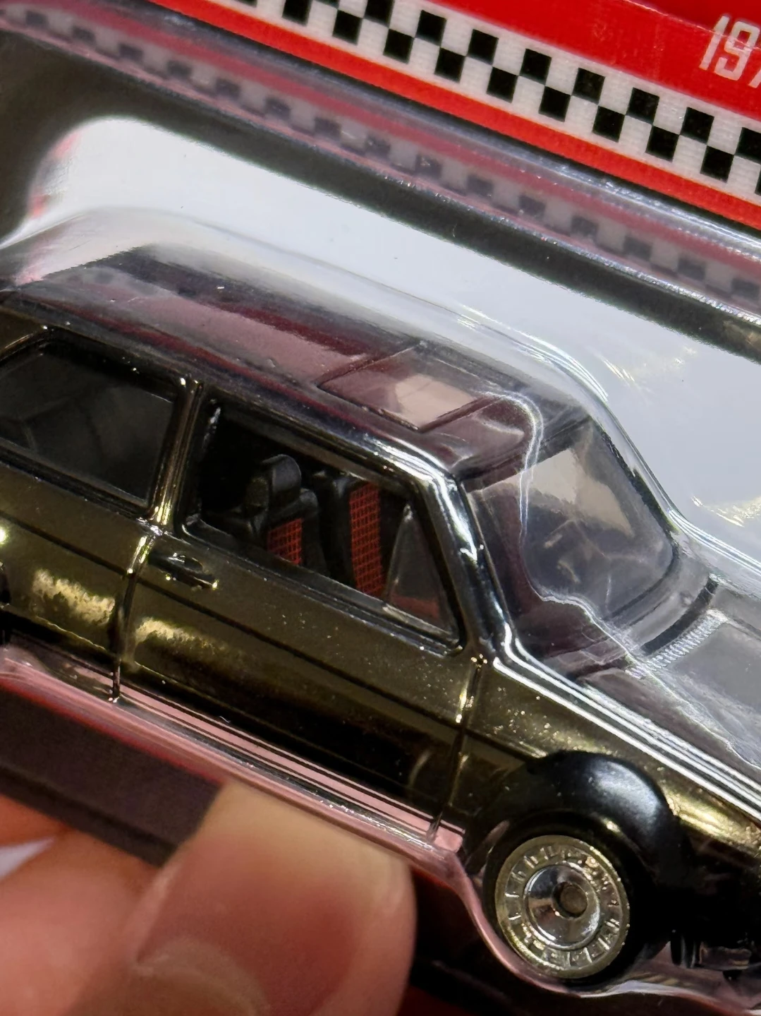 Фото New Hot Wheels Collectors RLC Exclusive 1976 Volkswagen Golf Mk1 GTI Tuned Version Коллекционная литая модель автомобиля в масштабе 1:64 №4