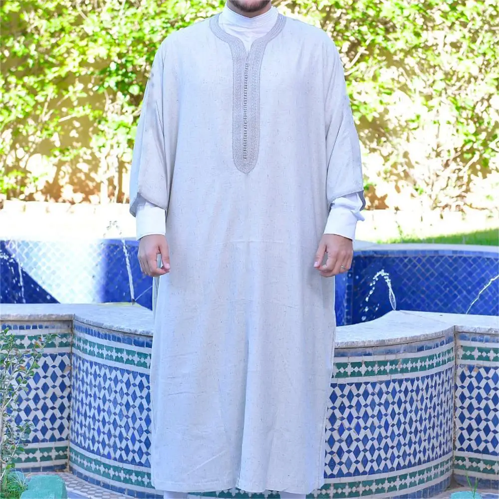 

Maxi-Muslim Dubai Muslim Middle East Men Ramada Thobe Long Sleeves Saudi Arabian Islamic Embroidery Robe Kaftan