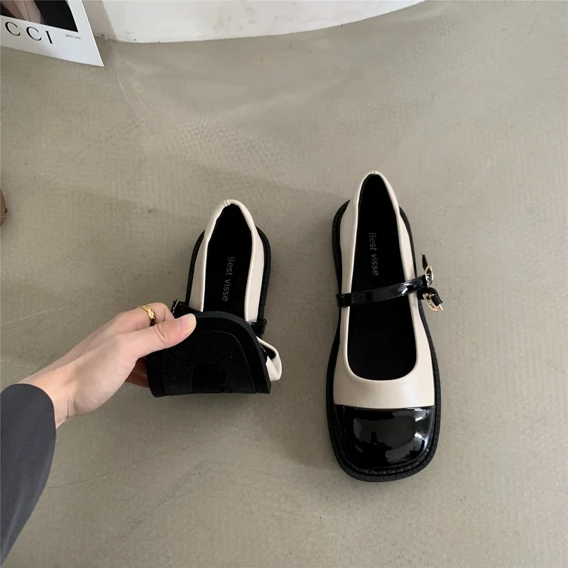 

2022 Women Lolita Single Shoes Female Vintage Cute Flats Fashion Spring Buckle Strap Leather Casual Loafers Non-slip Large Size