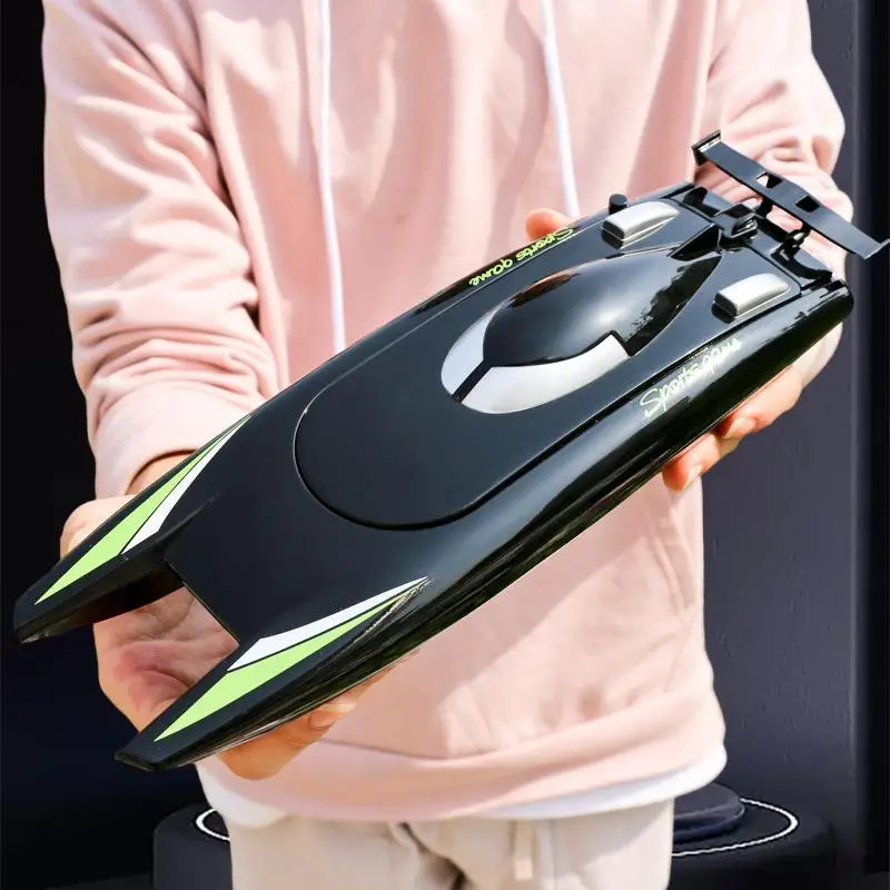 

High-Speed Electric Remote Control Boat - Perfect Summer Outdoor Toy with Fast Charging