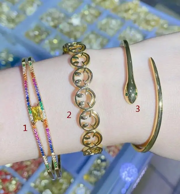 

Женский эмалированный браслет со смайликом, 1 шт.