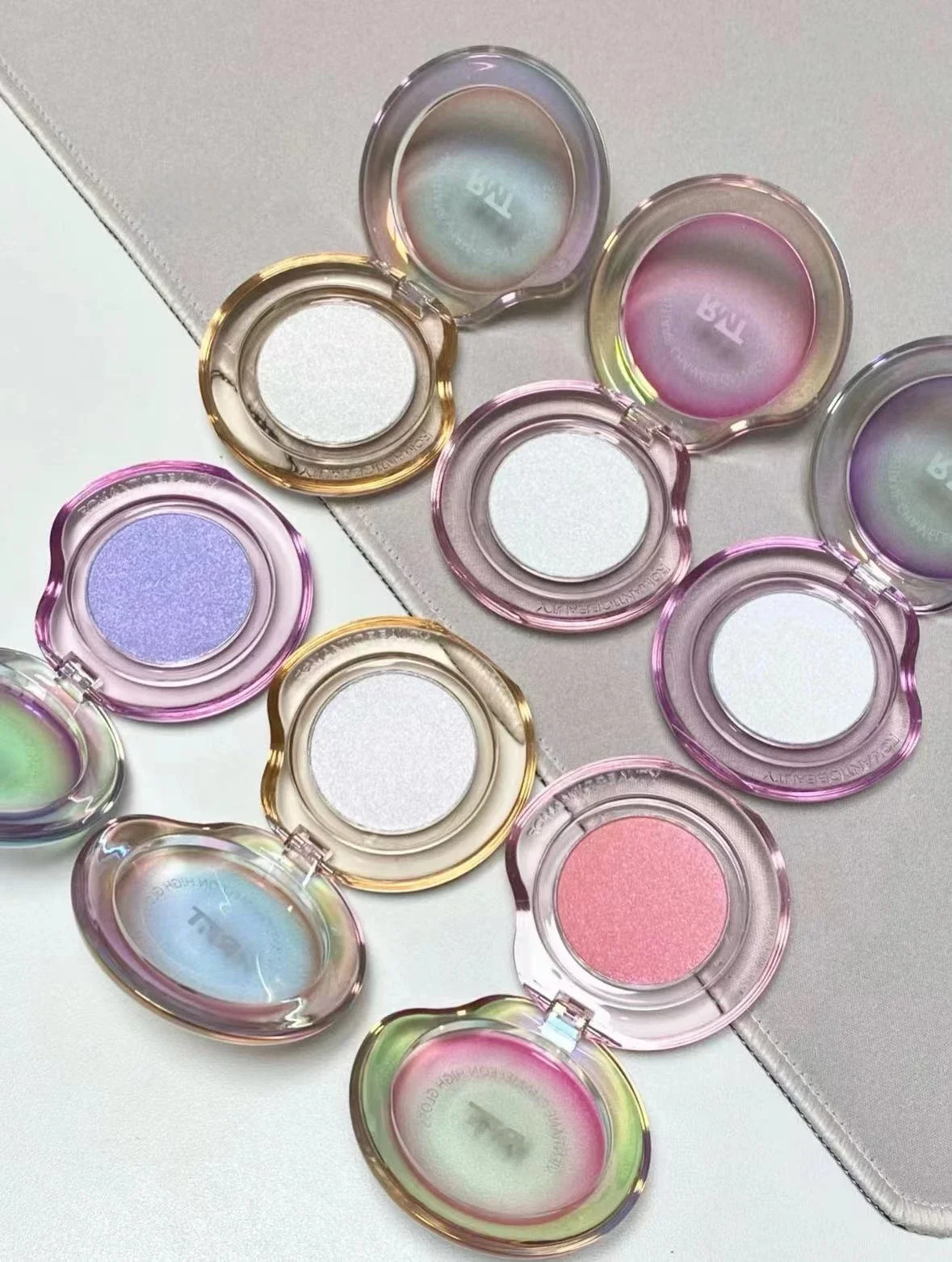 Фото RMT High Gloss Chameleon Highlight Матовая фиолетовая тонкая пудра Румяна Блестящая осветляющая лицо Интегрированная пластина для макияжа №3