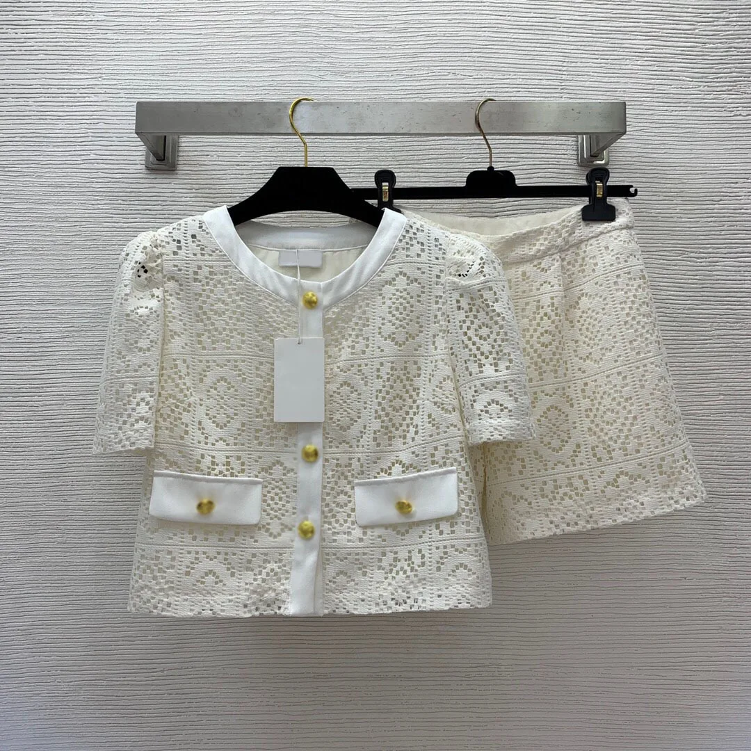 

Fashionable hollow out temperament high-end gold button decoration round neck short sleeved top+high waisted wide leg shorts set