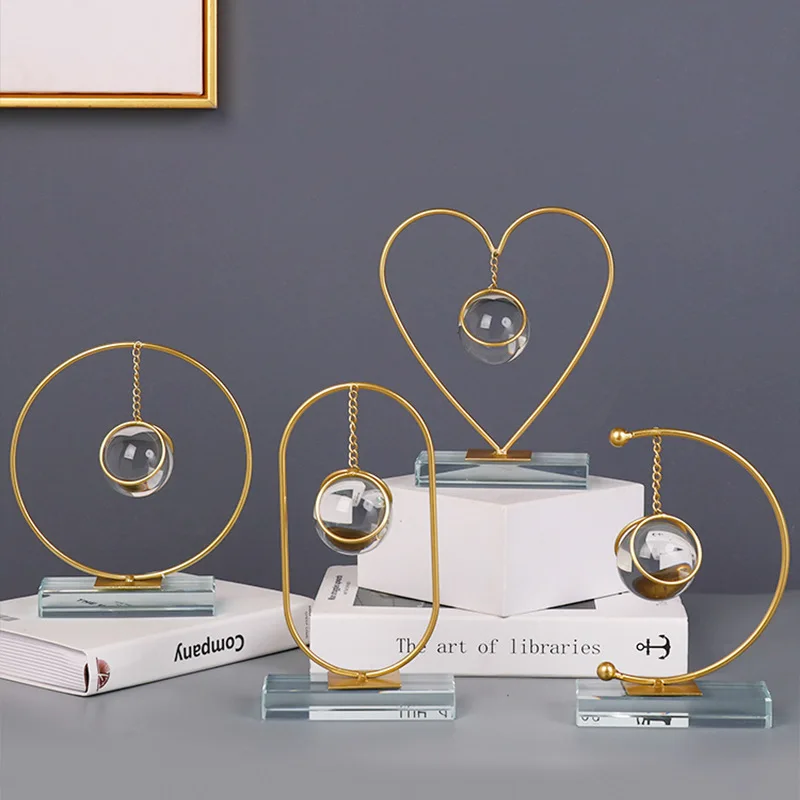 

Creative Iron Crystal Ball Jewelry Home Decoration Statue Statue Sculpture Living Room Desk Accessories Dining Table Decorations