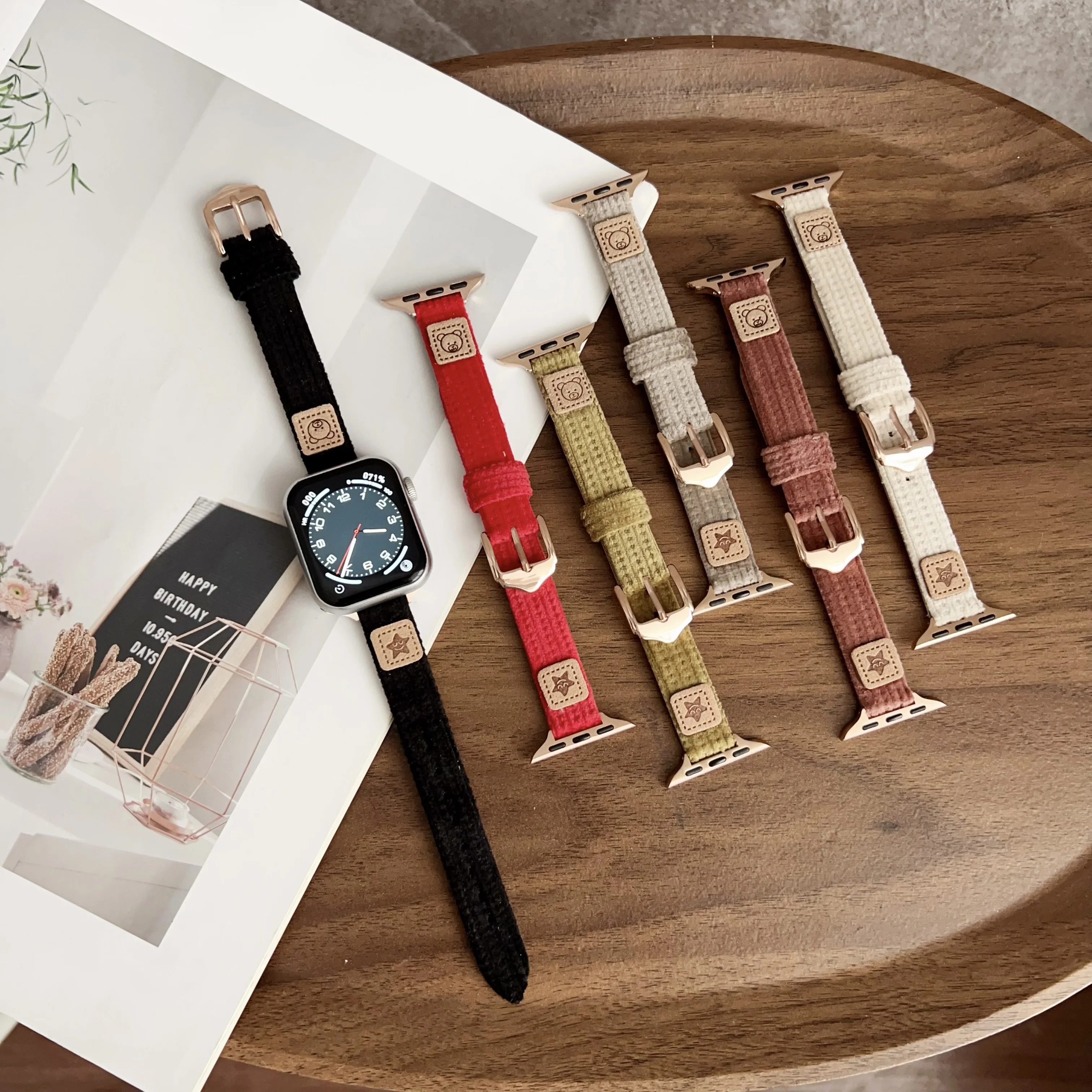 Фото Вельветовый ремешок для Apple Watch Band Women Slim Cute Bear Браслет-цепочка для Iwatch98765SE Ultra40 41 44 45 49 мм Girls Star Wrist №1