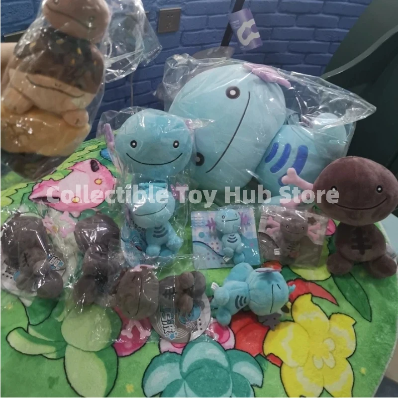 Фото Оригинальный мерч серии Wooper из Pokemon Center, плюшевый брелок-значок Paldean Wooper Quagsire, сумка-кроссбоди, коллекционная кукла из ПУ, подарок. №5