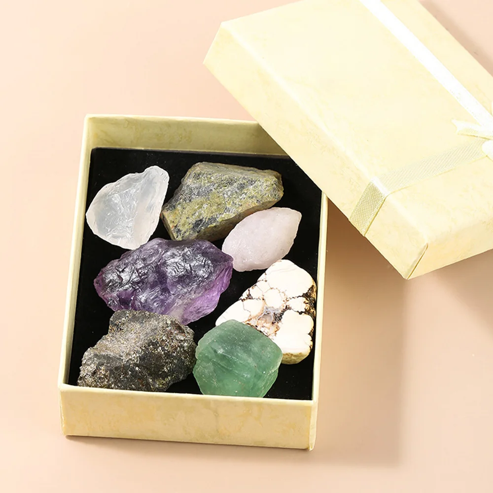 Камни в коробочке. Коллекция "минералов, руд и поделочных камней". Ящик для коллекции камней. Камни в коробочке. Минералогическая коллекция камней нины кондратковской.