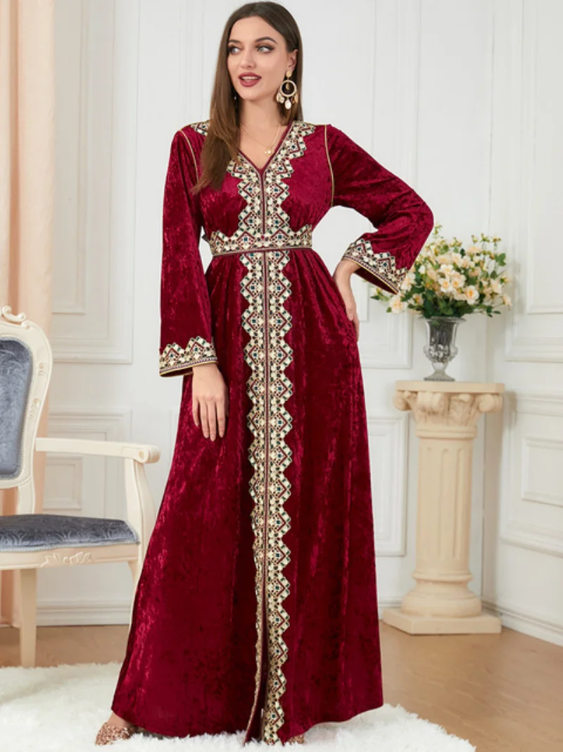 Winter Abaya Arabic Long Dress Women Lace Embroidered Trimming Belted Muslim Dresses Morocca Kaftan Dubai Tukish Abayas Evening