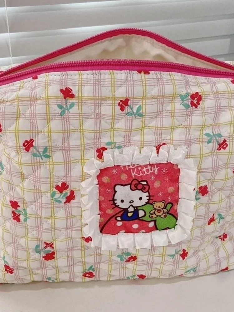 Hello Kitty Bag Two-Color Cosmetic Bag Large Capacity Cute Girl Portable Girl Heart Cartoon Storage Bag Multifunctional