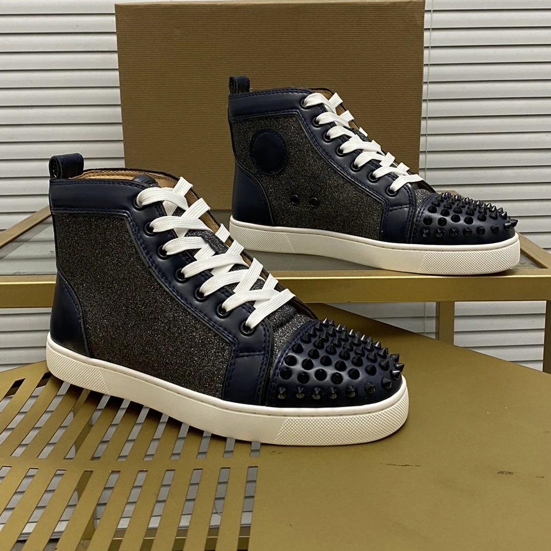 

Top Quality Red Sole Mens Casual Shoes Luxury Womens Leather Sneakers Unisex Fashion Trainers Youth Designer Couple Shoes MD0247