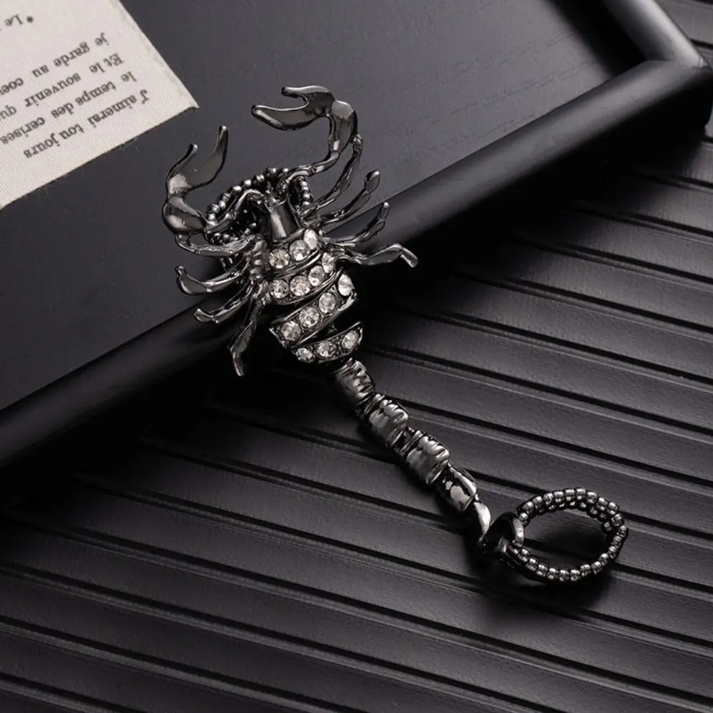 Фото Кольцо-цепочка Rock Silver Scorpion с черным кристаллом, винтажное золотое кольцо, регулируемое, в стиле панк, асимметричное, для вечеринок №2