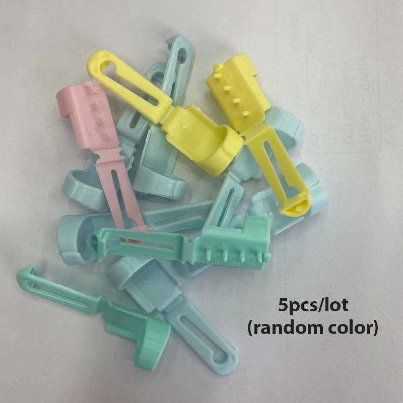

5pcs/lot Finger Splitter Sweater Wool Knitting Tool 4 Yarn Guide Thimble Plastic