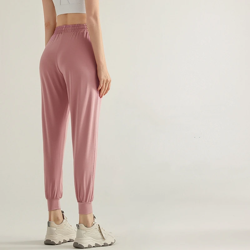 Рисунок 2 - Штаны для йоги женские свободные