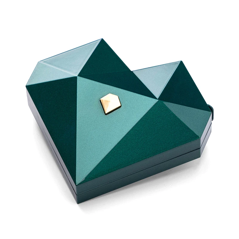 

Коробка для колец в форме сердца