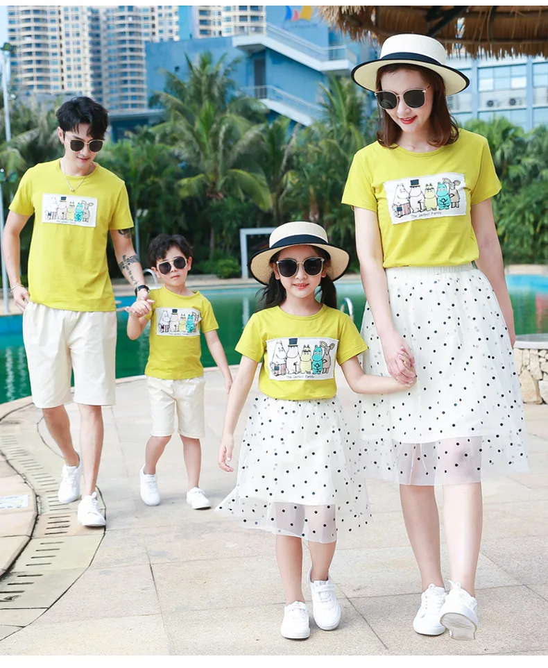 

Family Matching Outfits Summer Dad Son T-shirt+Shorts Mom and Daughter Matching Dress Family Look Couple Matching Clothing