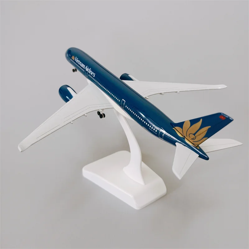 

Модель самолета под давлением 20 см, авиакомпании вьетнамские авиалинии, модель самолета из металлического сплава с колесами, игрушки, подар...
