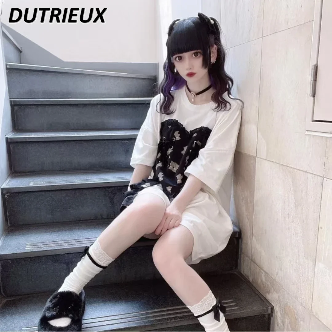 iona w japońskim stylu Słodkie fajne dziewczyny Kreskówka z nadrukiem Okrągły dekolt Top krótkim rękawem Duże serce Luźna koszulka średniej