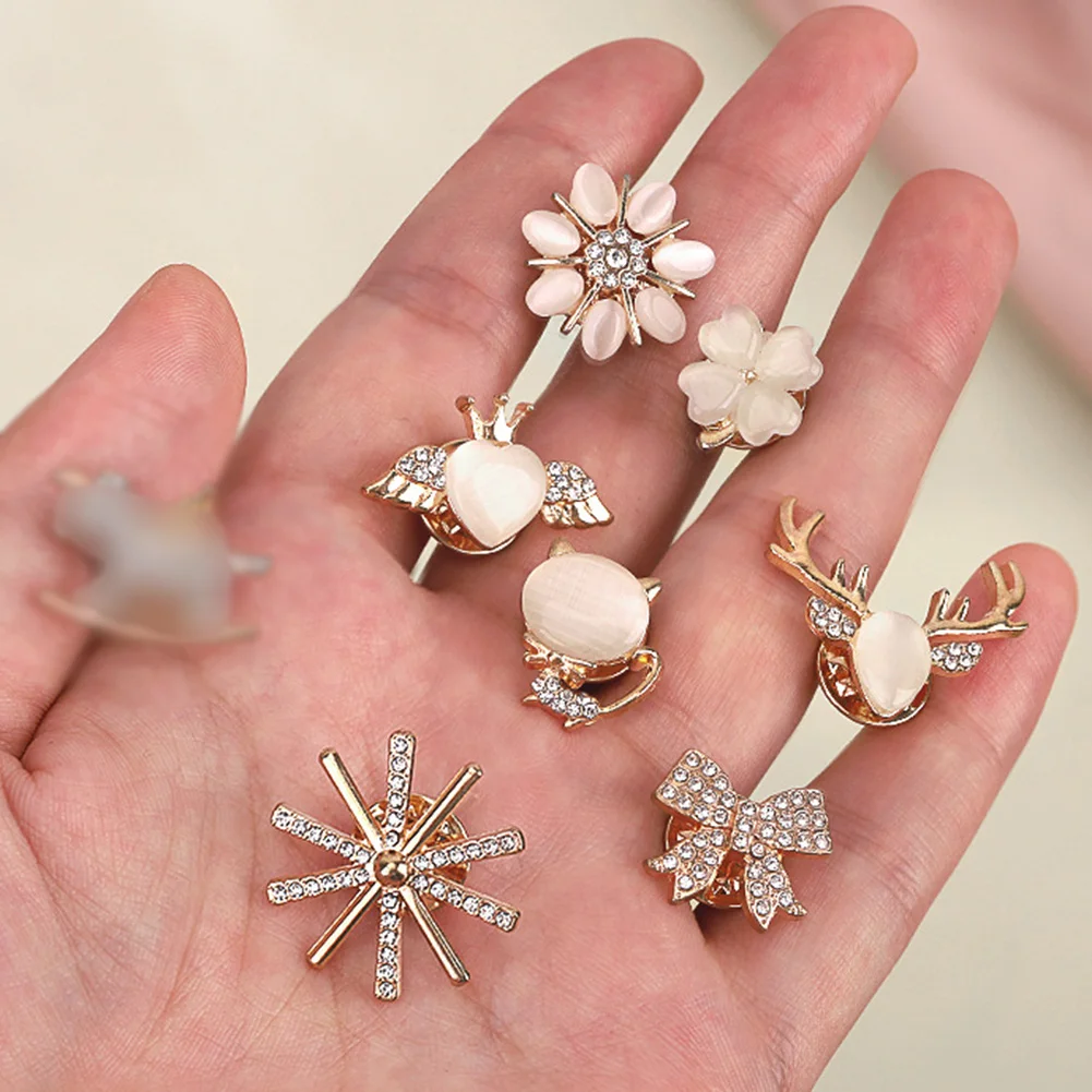

1Pcs Free Sewing Pearl Rhinestone Button Brooch Prevent Accidental Exposure Buttons Brooches Pins Badge Shirt Button
