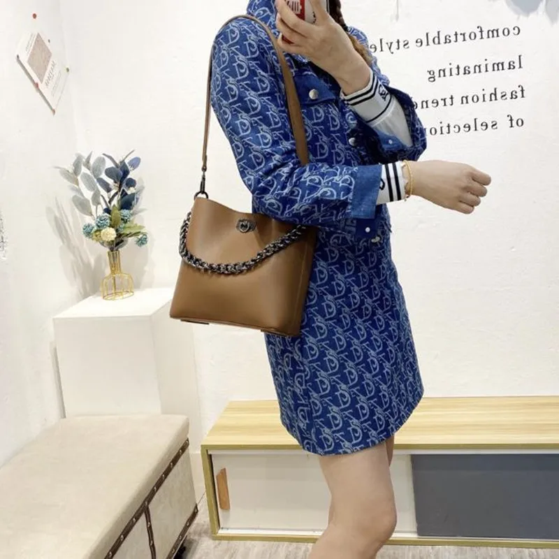 2023 New Luxury Women Shoulder Bag Genuine Leather Female Bucket Bags Lady Fashion Versatile Metal Chain Handbag Messenger Bag