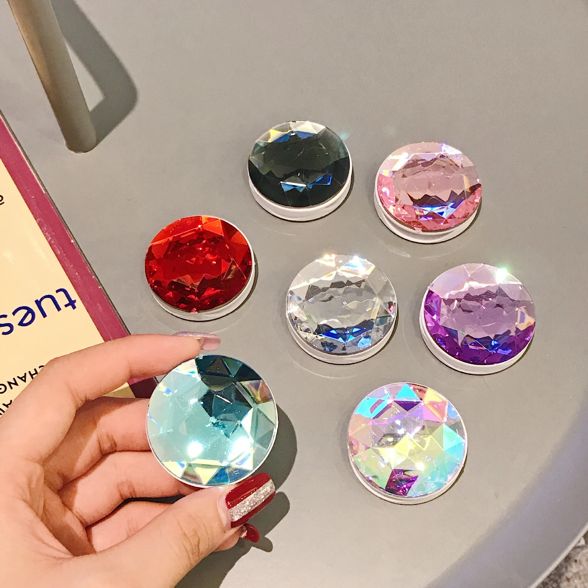 

1pcs colorful 3D gem popular round mobile phone folding stretch bracket Phone Holder case finger holder mobile phone stand