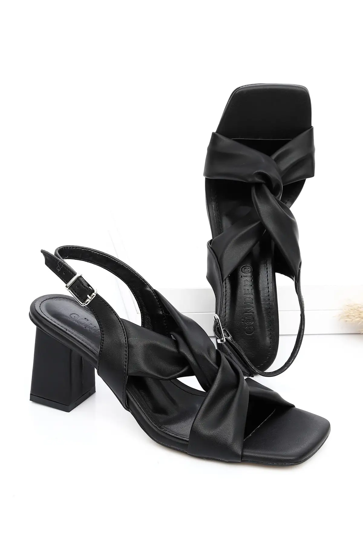 

Женские сандалии на толстом каблуке, черные босоножки с перекрестными ремешками, 38285