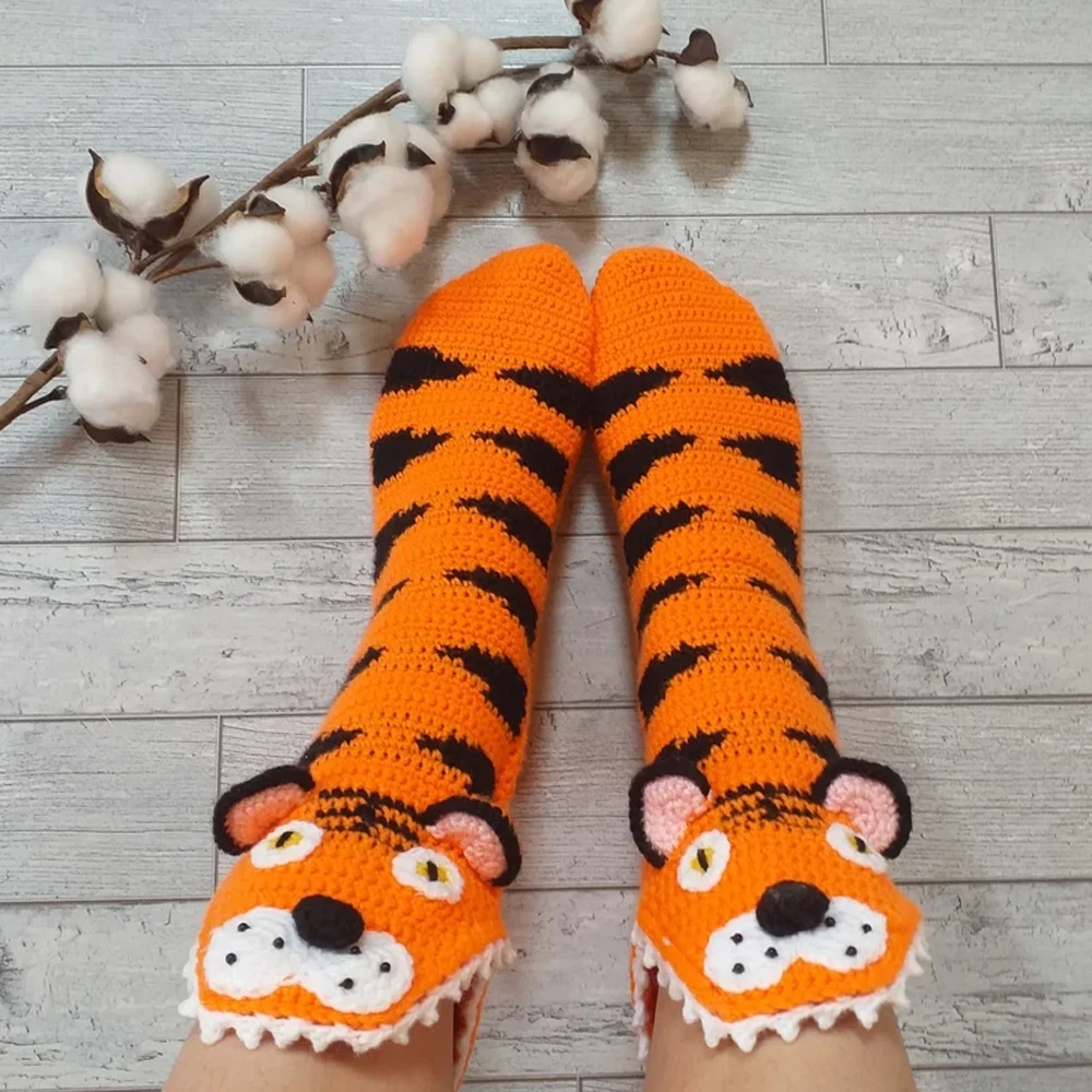 

Festival Gifts Cute Cartoon Shark Fish Chameleon Knit Crocodile Socks Winter Warm Floor Sock Cartoon Cute Knitted Stockings