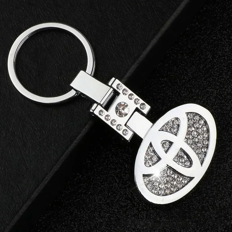 Автомобильный брелок с бриллиантами для Toyota Axio Premio Land Cruiser Aqua Supra Rav4 Prado Prius Corolla CHR