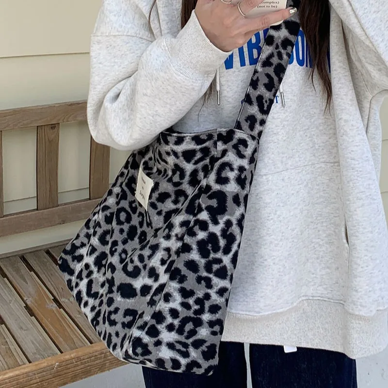 2024 женская новая минималистичная повседневная сумка через плечо с леопардовым