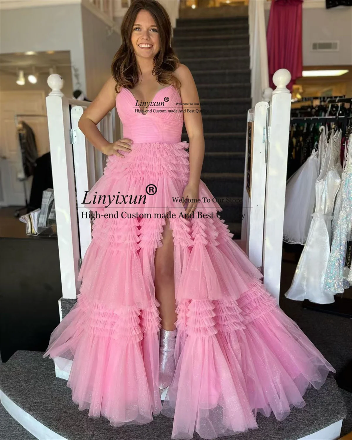 

Женское вечернее платье-трапеция без рукавов, розовое платье из тюля с V-образным вырезом, оборками и боковыми вставками, бальное платье со ш...