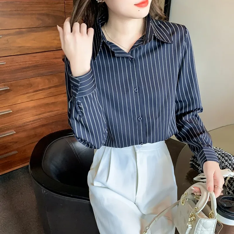 Рисунок 4 - Модная женская рубашка с воротником-поло