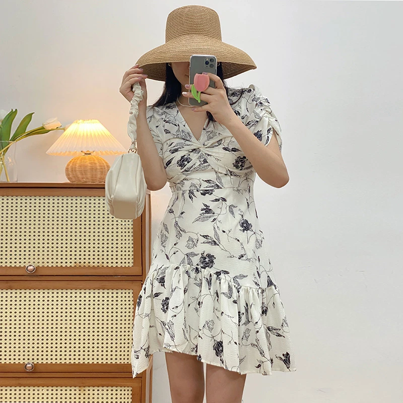 

Женское Плиссированное мини-платье, Повседневное платье с коротким рукавом, V-образным вырезом, высокой талией и принтом с чернилами