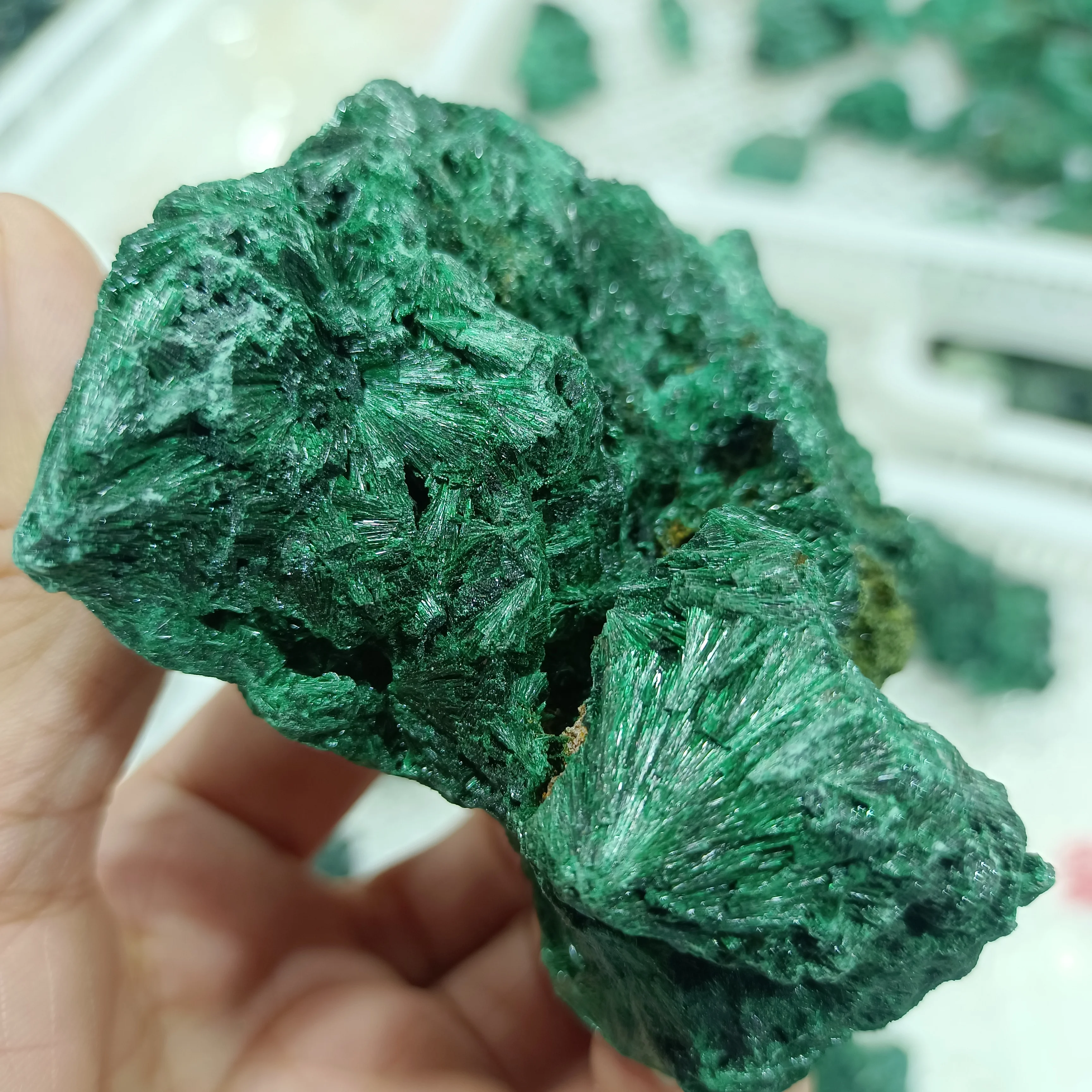 

Натуральный Зеленый Малахит, необработанный камень, хрустальное энергетическое восстанавливающее украшение