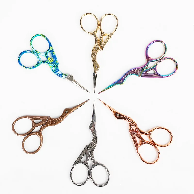 

New 1PCS Durable Stainless Steel Retro Scissors Makeup Embroidery Nail Toe Horny Beauty Sewing Tools Professional Cross Stitch