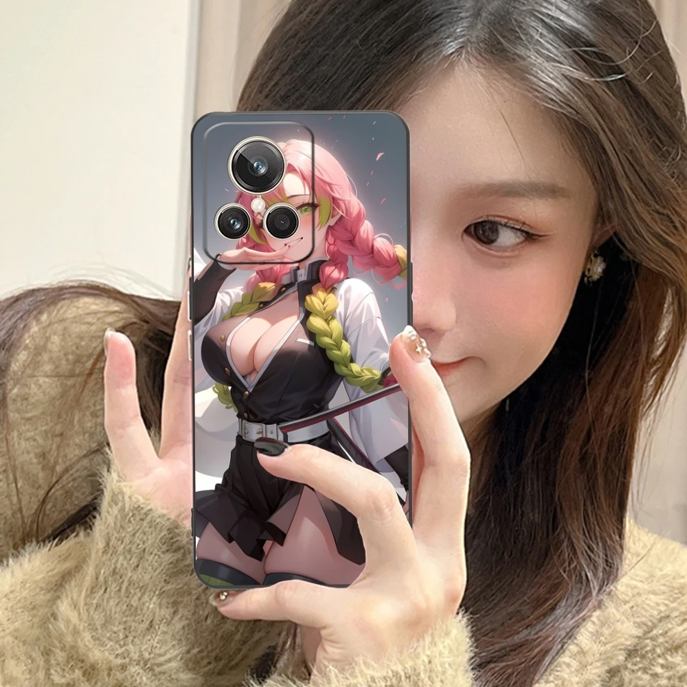 Черный мягкий чехол для телефона с изображением рассекающего демонов