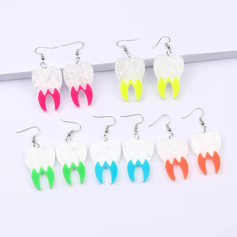 Donarsei Хэллоуин хит цвета зубы Висячие серьги для женщин Смешные акриловые висячие