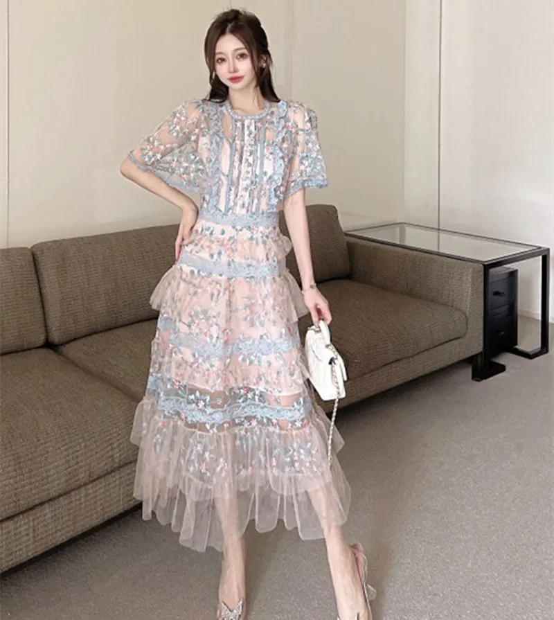 Luxury Designer Summer Mesh Long Dress 2022 New Women O Neck Vintage Flower Embroidery Patchwork Cake Dress Vestidos