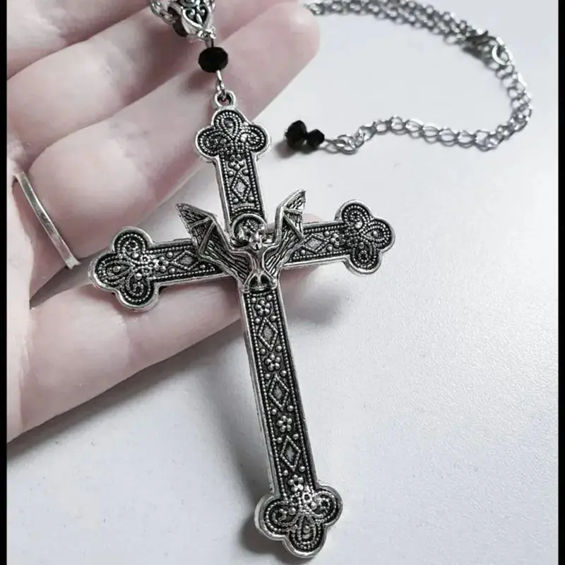 Винтажная подвеска в виде летучей мыши