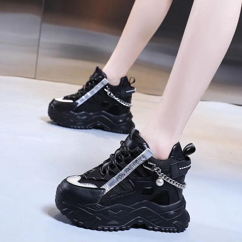 

High Platform Shoes Women 2023 Chunky Sneakers Luxury Fashion Designer Chain ThickSole Leather Shoes Breathable Sneakers Woman