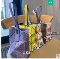 2022 new womens geometry lattic handbag small brand style geometric mobilephone purse clutch mini with logo