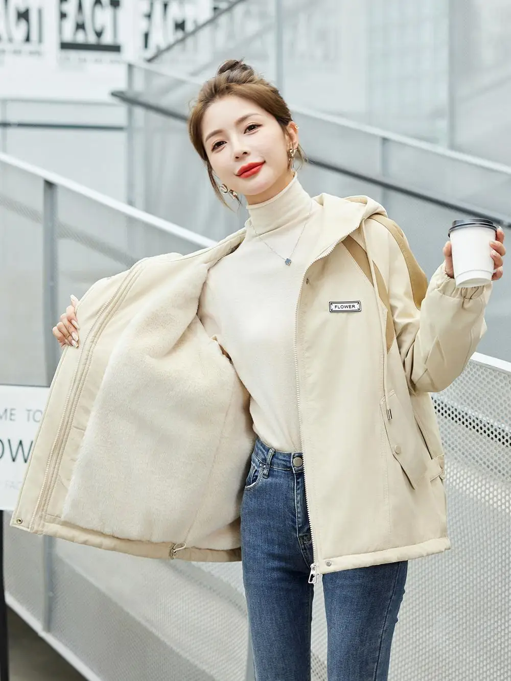 Женская куртка на хлопковой подкладке новинка зимы 2024 свободная по цвету