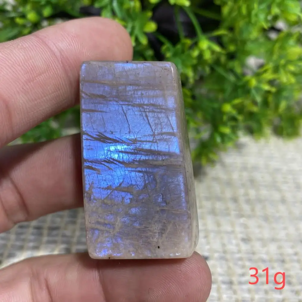 

Радужный лунный камень для дома