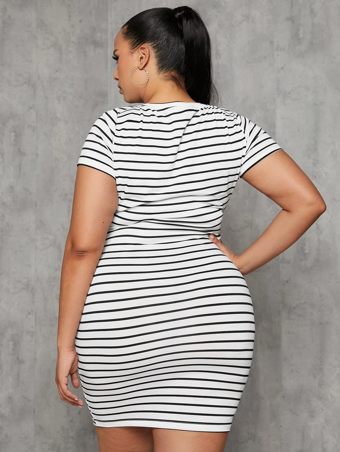 

2022 Plus Tie Waist Striped Dress
