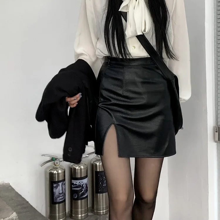 

Sexy 2023 slit thin hip female autumn and winter PU leather skirt sweet cool style hot girl fried street black DQ1292