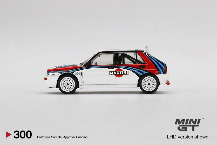 МИНИГТ Миниатюрный металлический автомобиль Lancia Martini 1:64